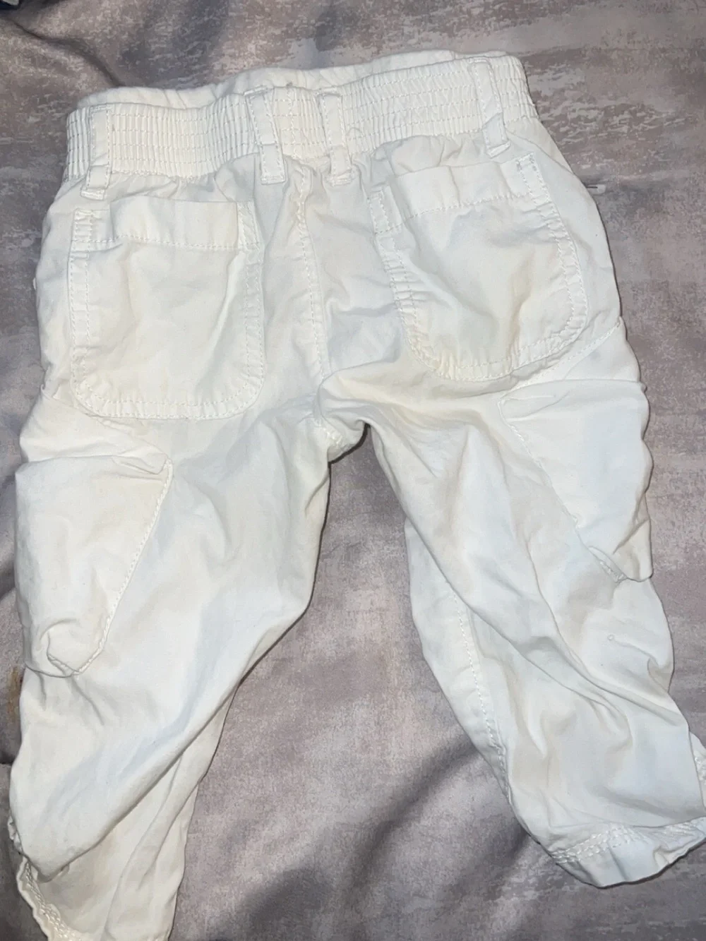 GAP White Cargo-Style Kids Pants - Button & Pocket Detail